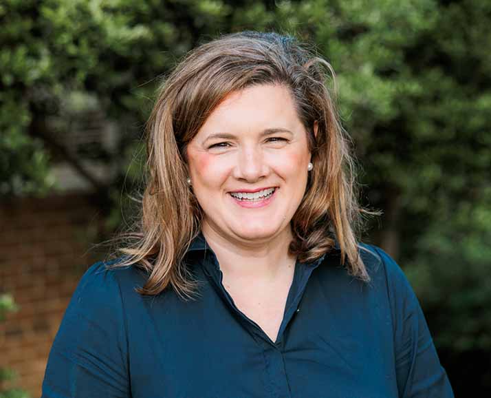 Kendra Lobos, Sales Broker at Moss Landing, Washington, NC, Headshot