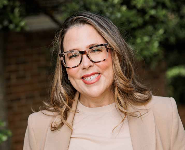 Kendra Lobos, Sales Broker at Moss Landing, Washington, NC, Headshot